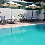 Ruwais Hotel 2*