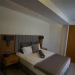 Ruwais Hotel 2*